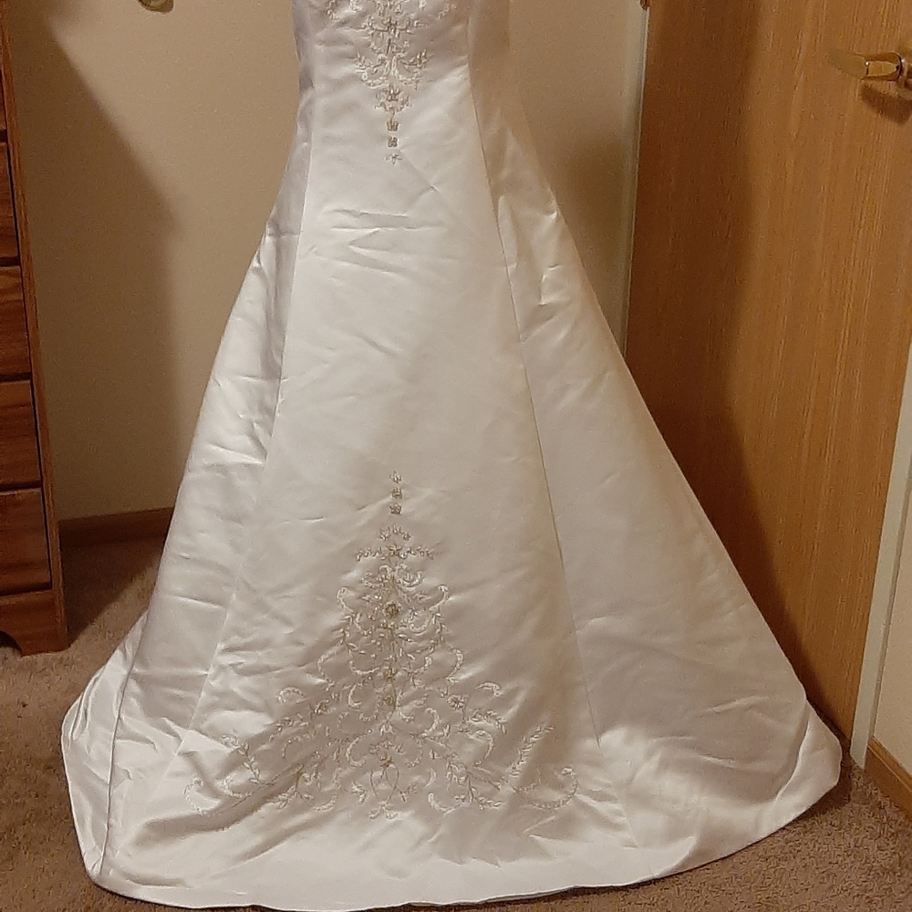 Alfred Angelo Clairet & White Wedding Dress